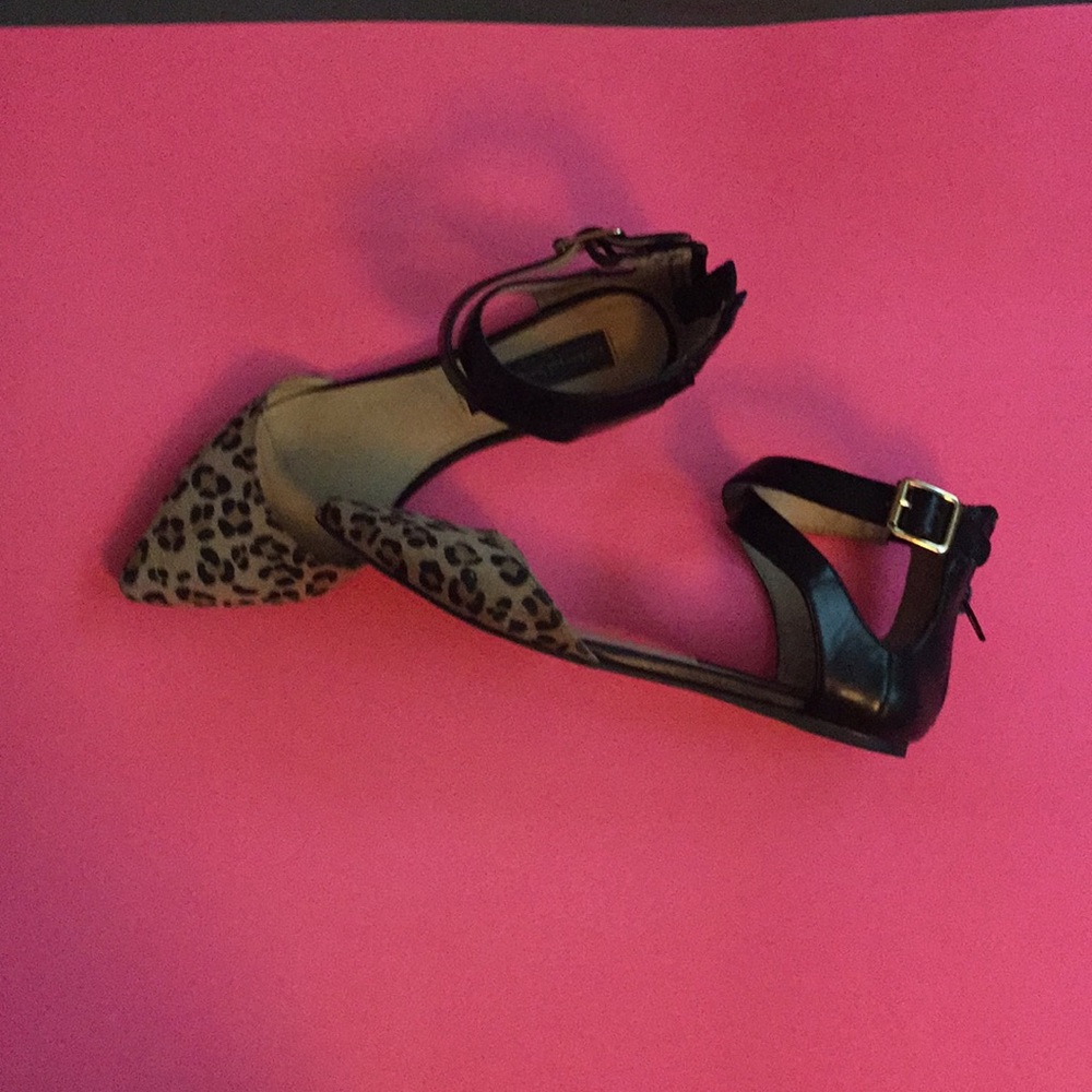 Steve Madden animal print goats with back zipper